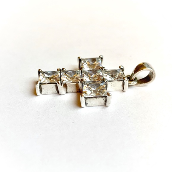 VTG Sterling Silver 925 Clear Square Cut Crystals Cross Pendant - Picture 3 of 8